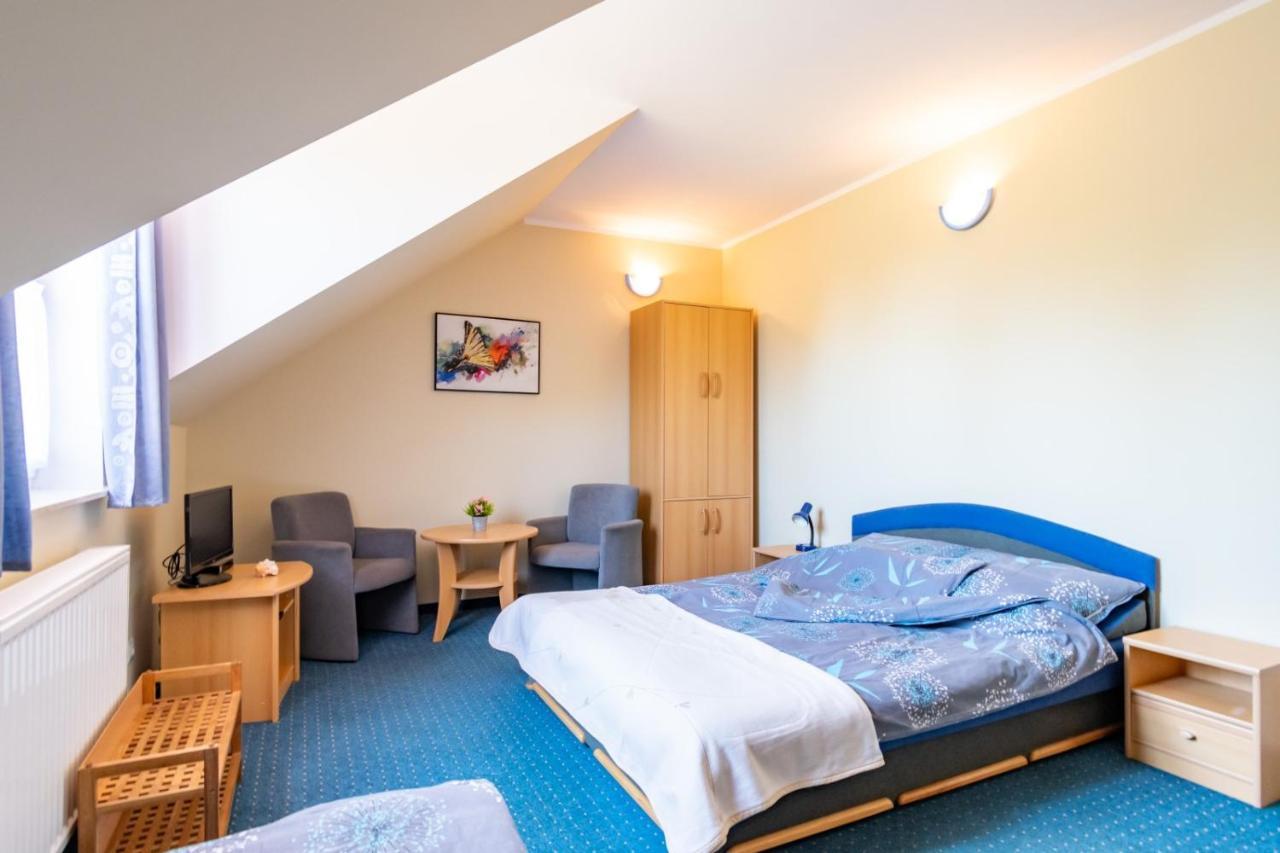 Pod Platanem Otel Rowy  Dış mekan fotoğraf