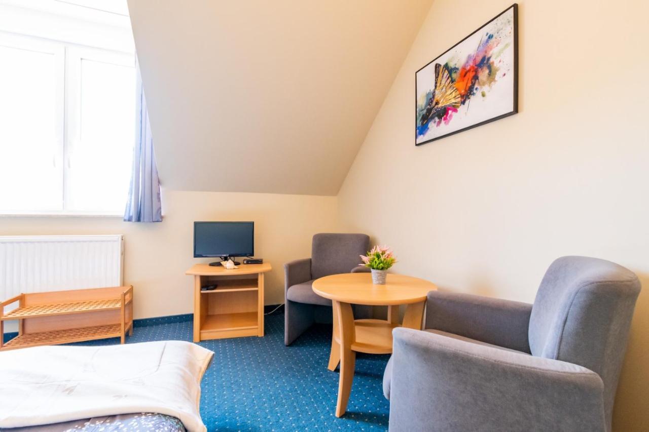 Pod Platanem Otel Rowy  Dış mekan fotoğraf