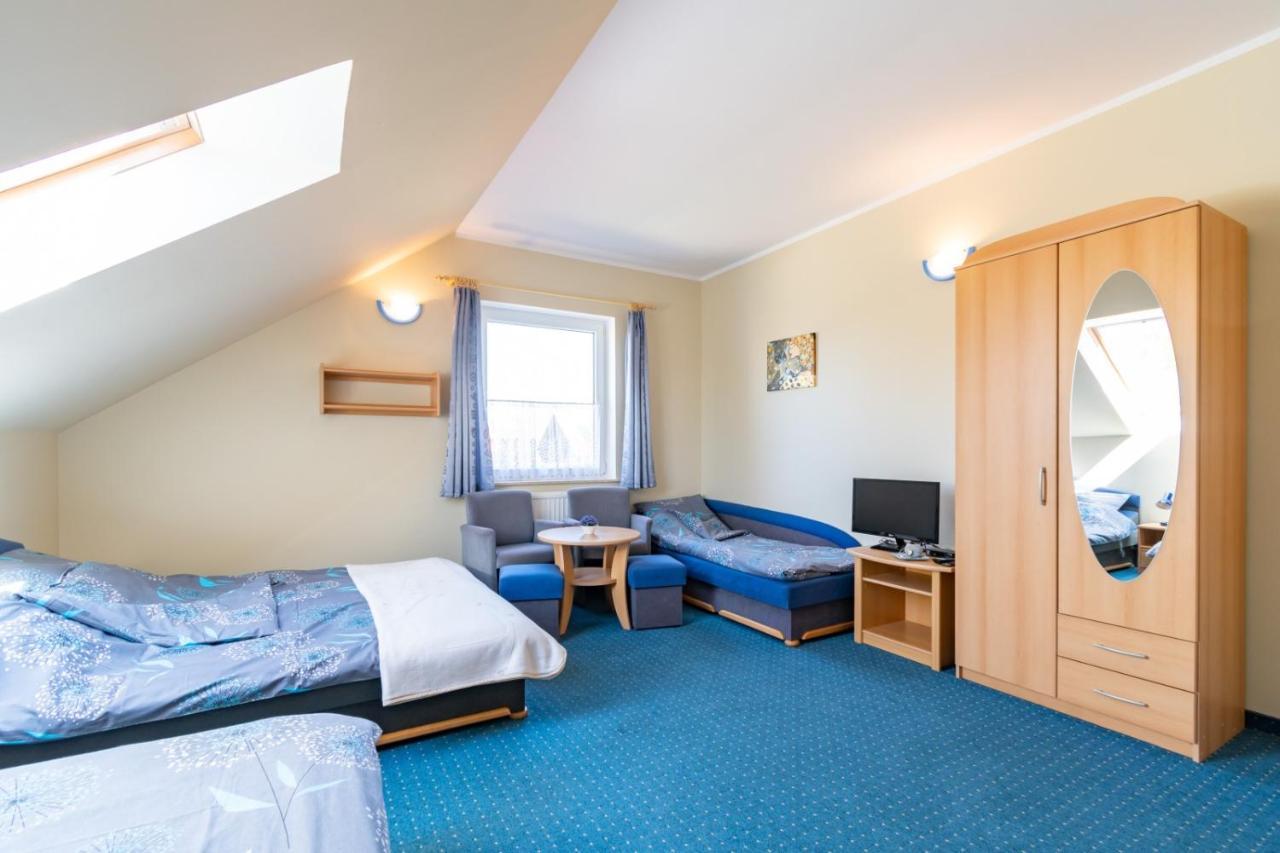 Pod Platanem Otel Rowy  Dış mekan fotoğraf