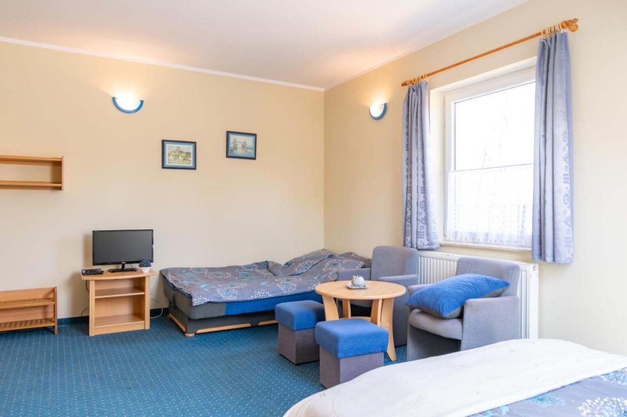 Pod Platanem Otel Rowy  Dış mekan fotoğraf