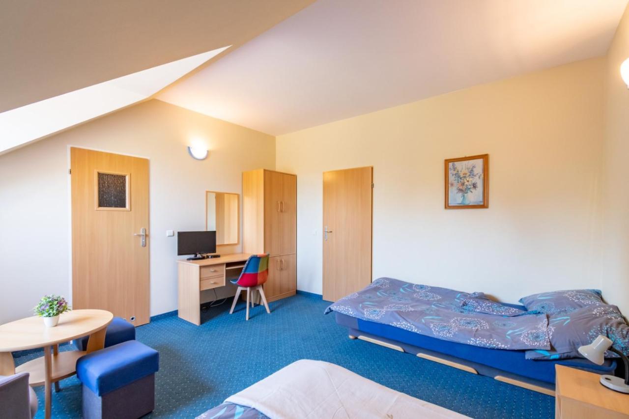Pod Platanem Otel Rowy  Dış mekan fotoğraf