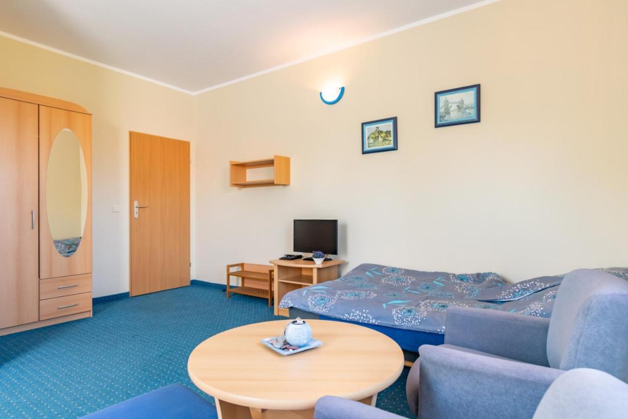 Pod Platanem Otel Rowy  Dış mekan fotoğraf